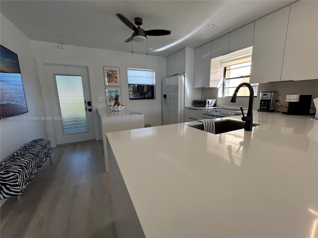 200 Berkley Rd # 113, Hollywood FL 33024