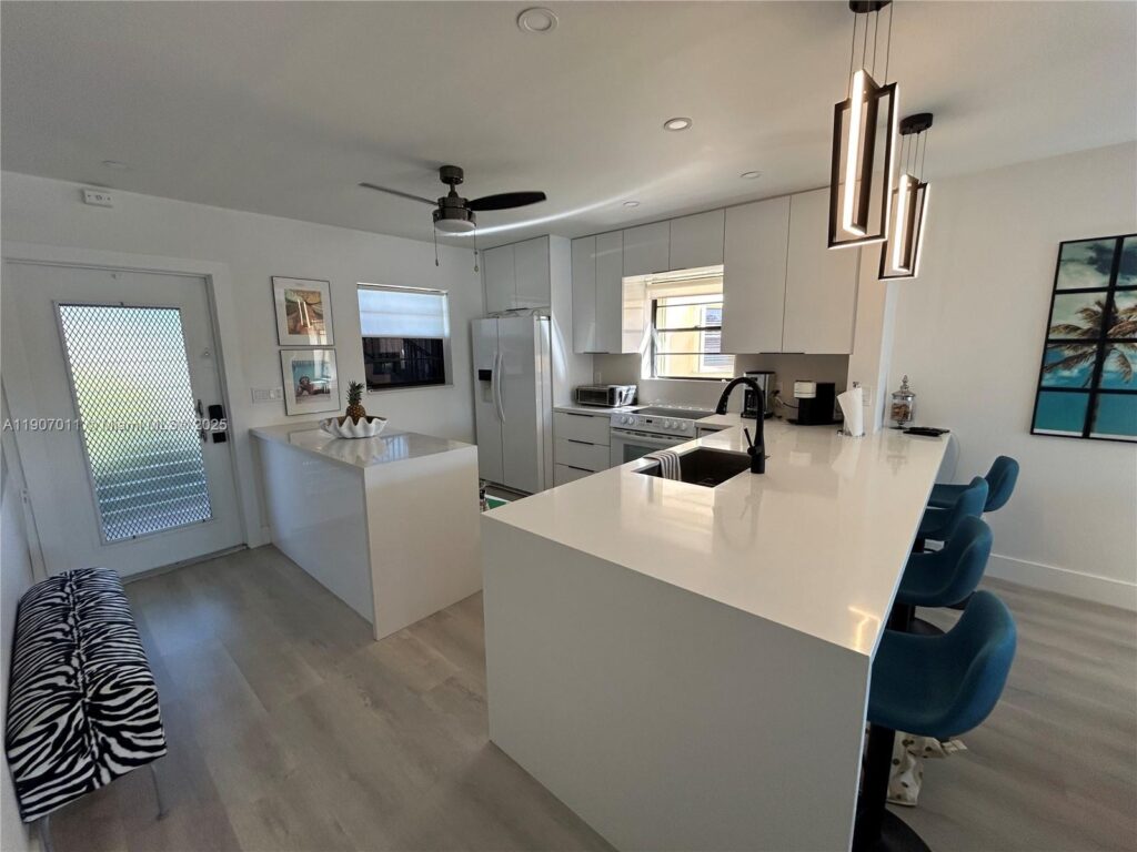 200 Berkley Rd # 113, Hollywood FL 33024