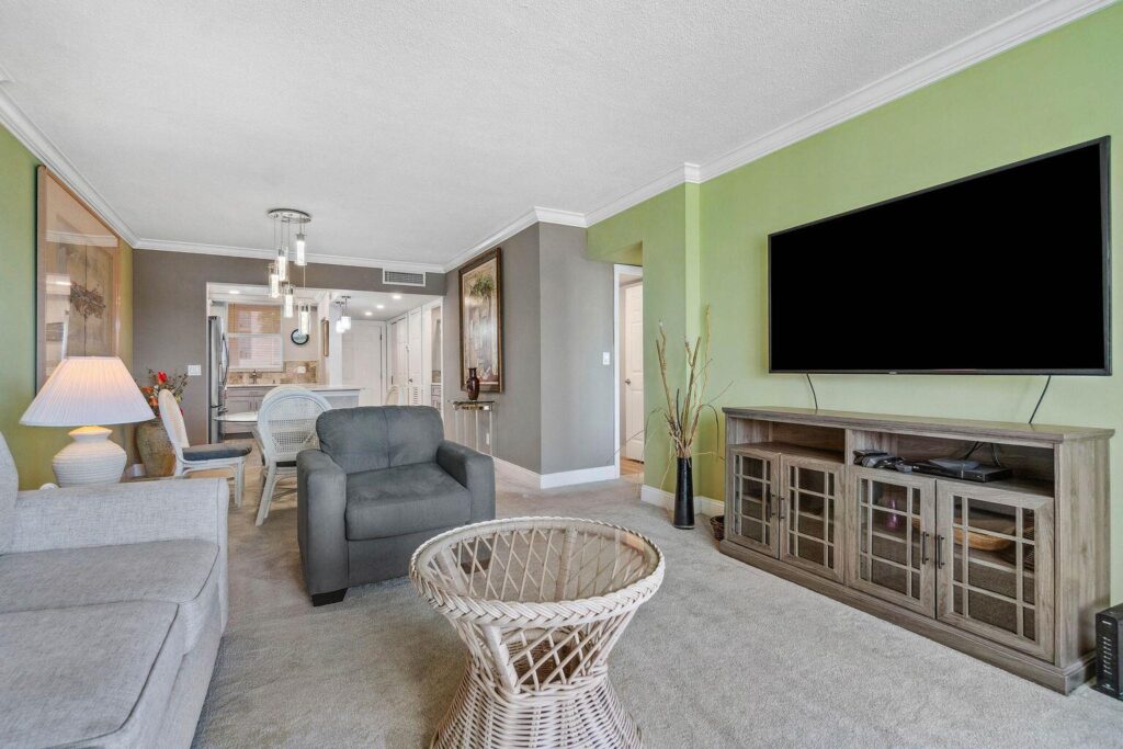 100 Paradise Harbour Boulevard # 208, North Palm Beach FL 33408