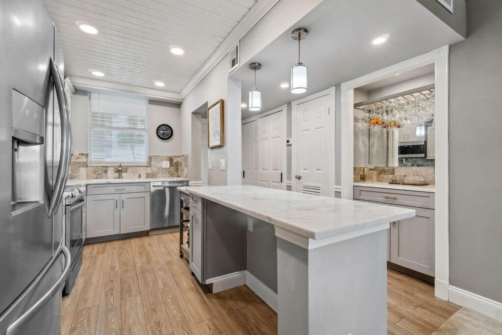 100 Paradise Harbour Boulevard # 208, North Palm Beach FL 33408