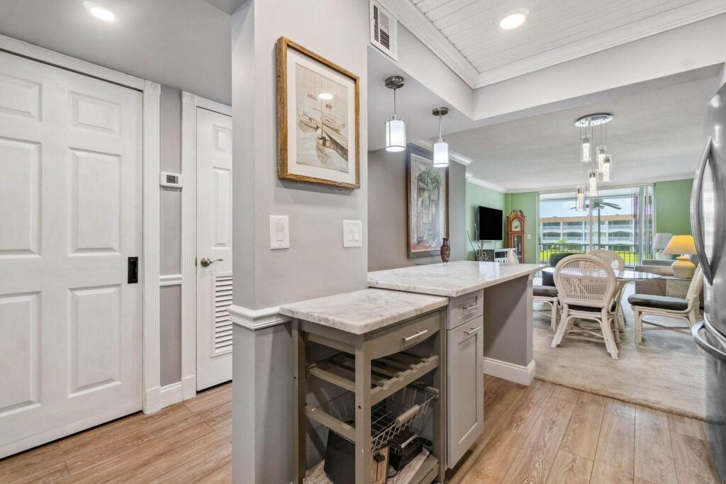 100 Paradise Harbour Boulevard # 208, North Palm Beach FL 33408