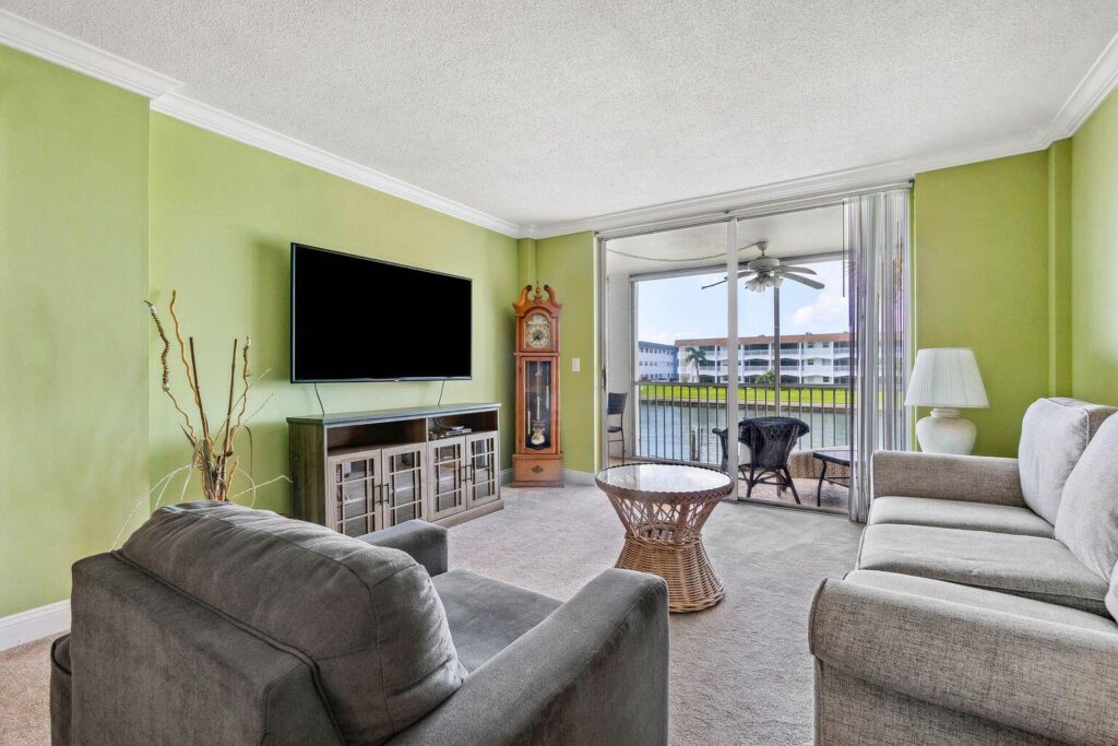 100 Paradise Harbour Boulevard # 208, North Palm Beach FL 33408