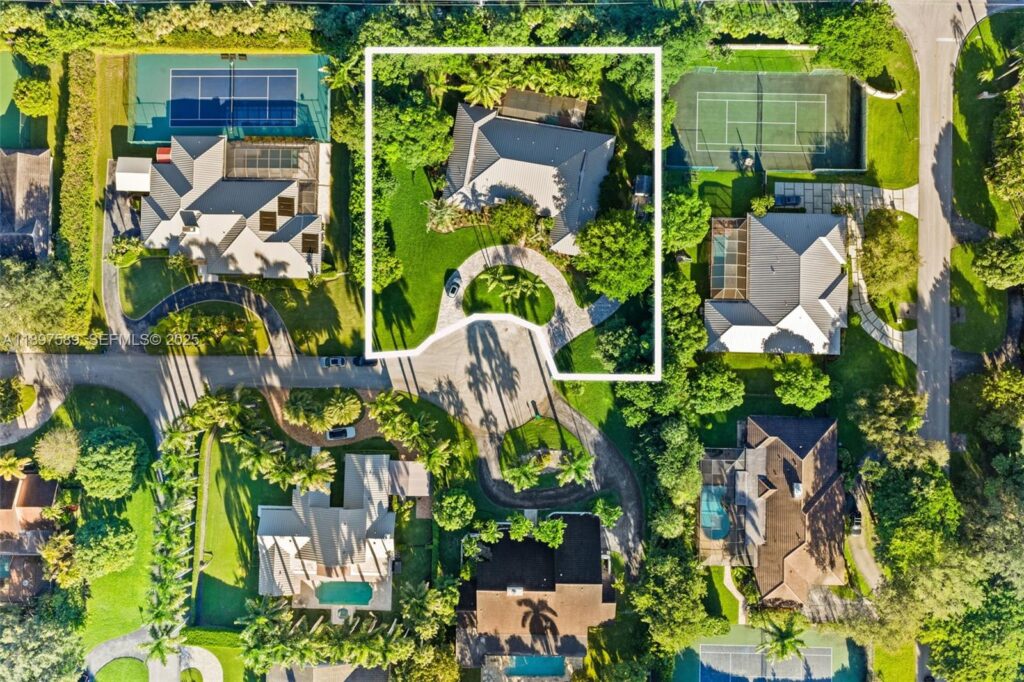15625 SW 73rd Ct, Palmetto Bay FL 33157