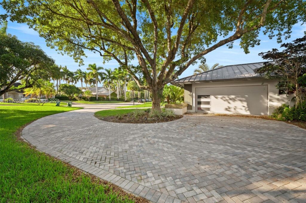 15625 SW 73rd Ct, Palmetto Bay FL 33157