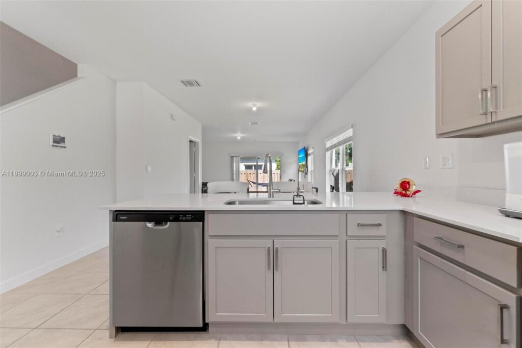377 NE 1st Dr, Florida City FL 33034