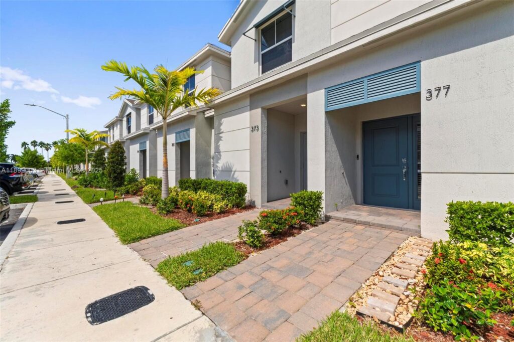 377 NE 1st Dr, Florida City FL 33034
