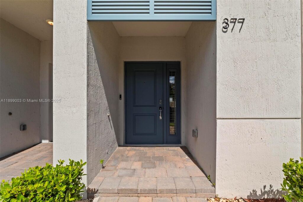 377 NE 1st Dr, Florida City FL 33034