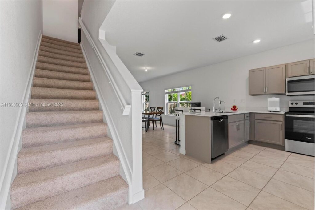 377 NE 1st Dr, Florida City FL 33034
