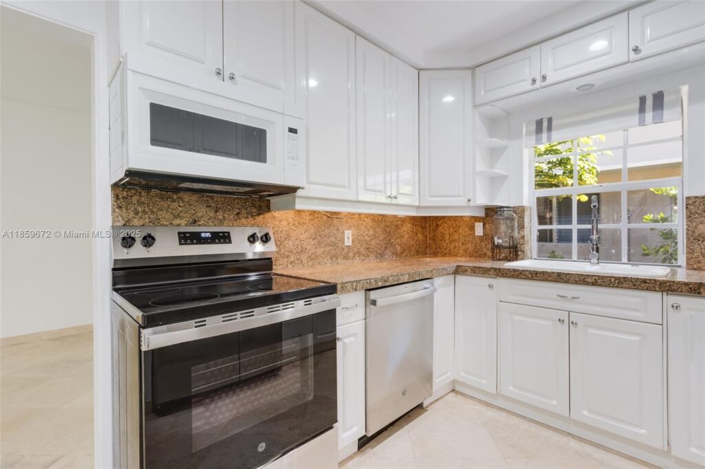 60 Park Dr # C, Bal Harbour FL 33154