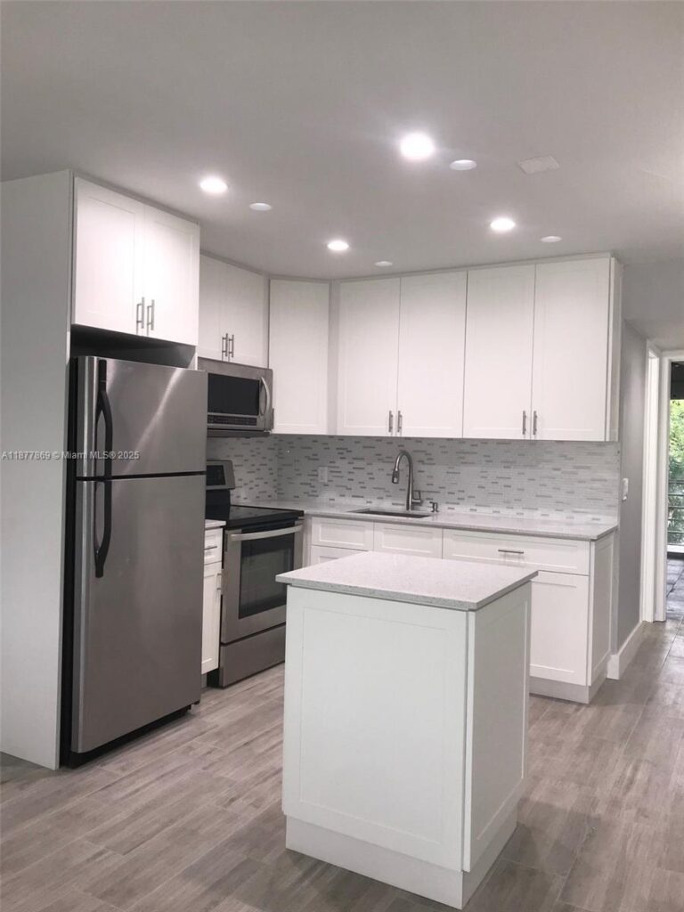 17 Keswick A # 17, Deerfield Beach FL 33442