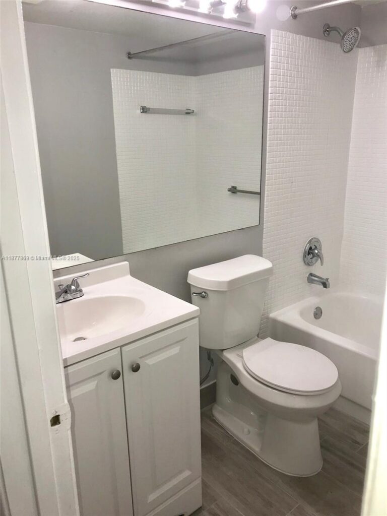 17 Keswick A # 17, Deerfield Beach FL 33442