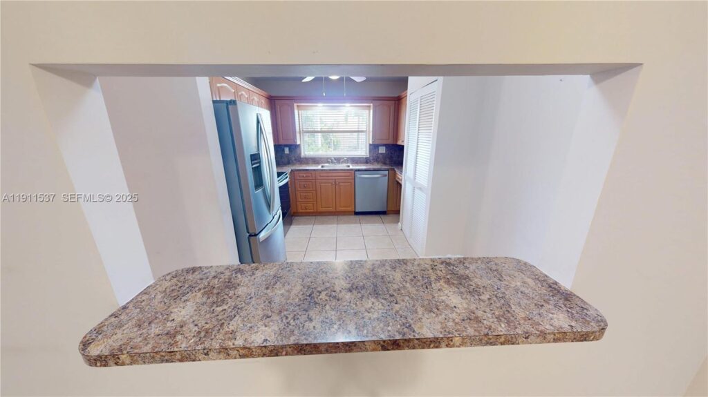 9301 Sunrise Lakes Blvd # 303, Sunrise FL 33322