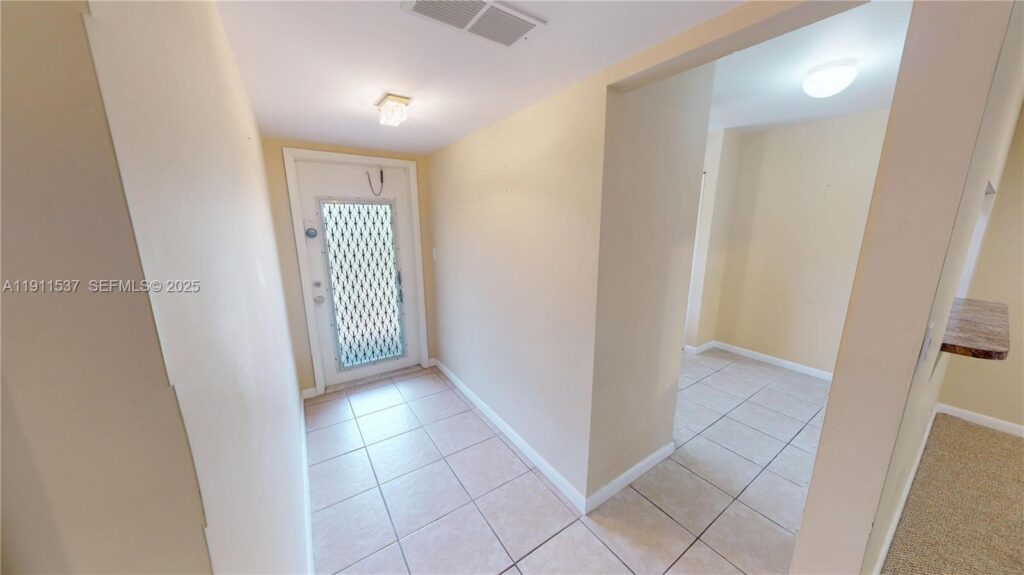 9301 Sunrise Lakes Blvd # 303, Sunrise FL 33322