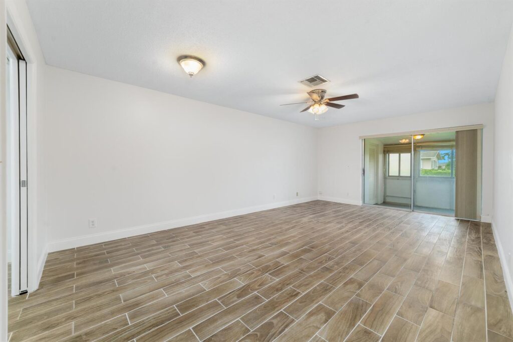 2567 Dudley Drive W # F, West Palm Beach FL 33415
