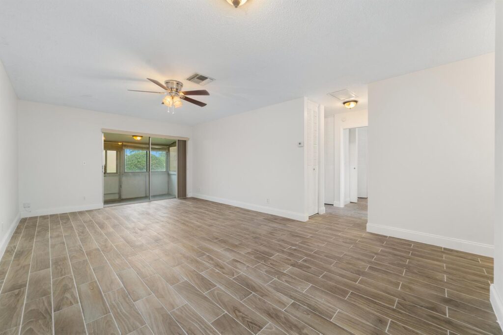 2567 Dudley Drive W # F, West Palm Beach FL 33415