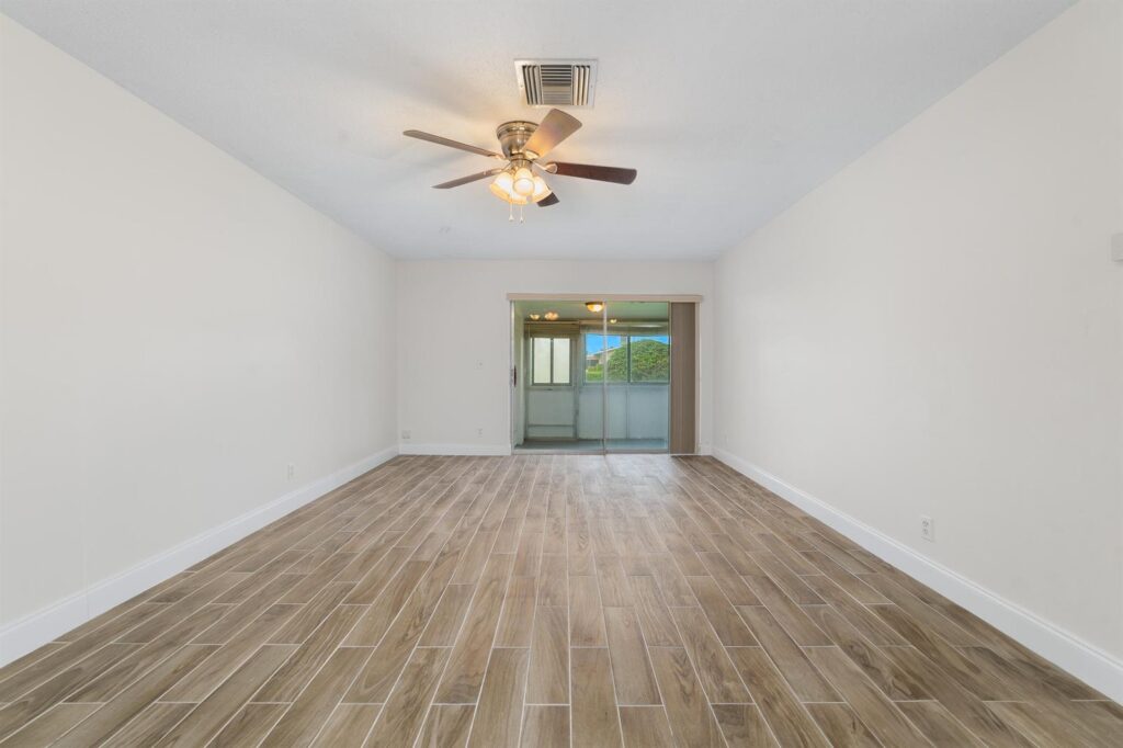 2567 Dudley Drive W # F, West Palm Beach FL 33415