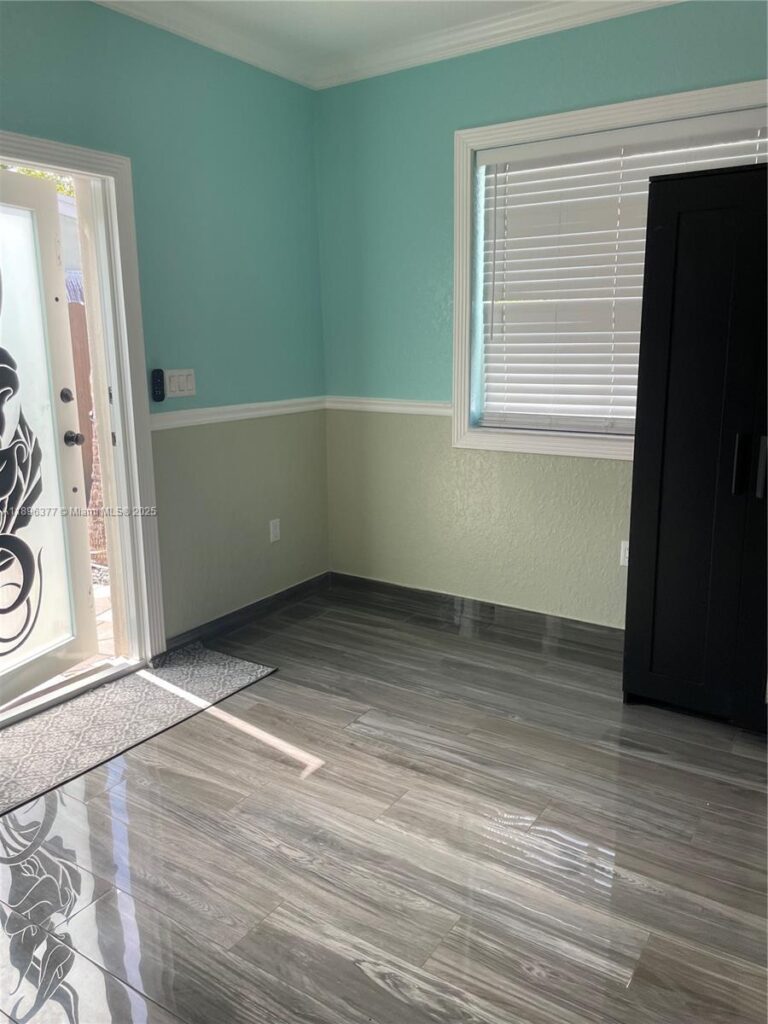 240 NE 27th St # 1, Pompano Beach FL 33064
