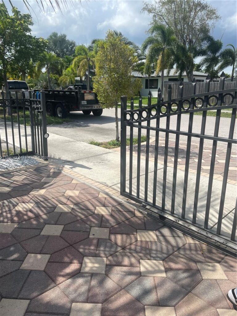240 NE 27th St # 1, Pompano Beach FL 33064
