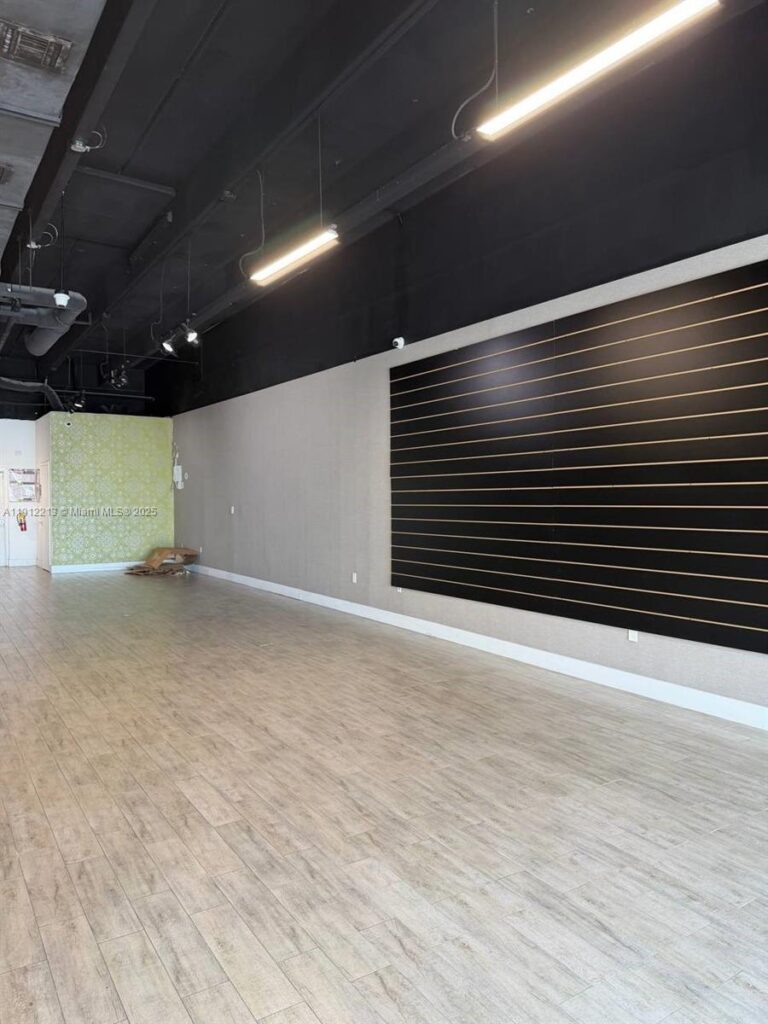 2621 NW 79th Ave, Doral FL 33122