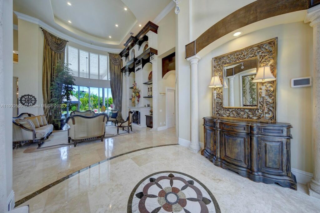 3828 Pine Lake Dr, Weston FL 33332