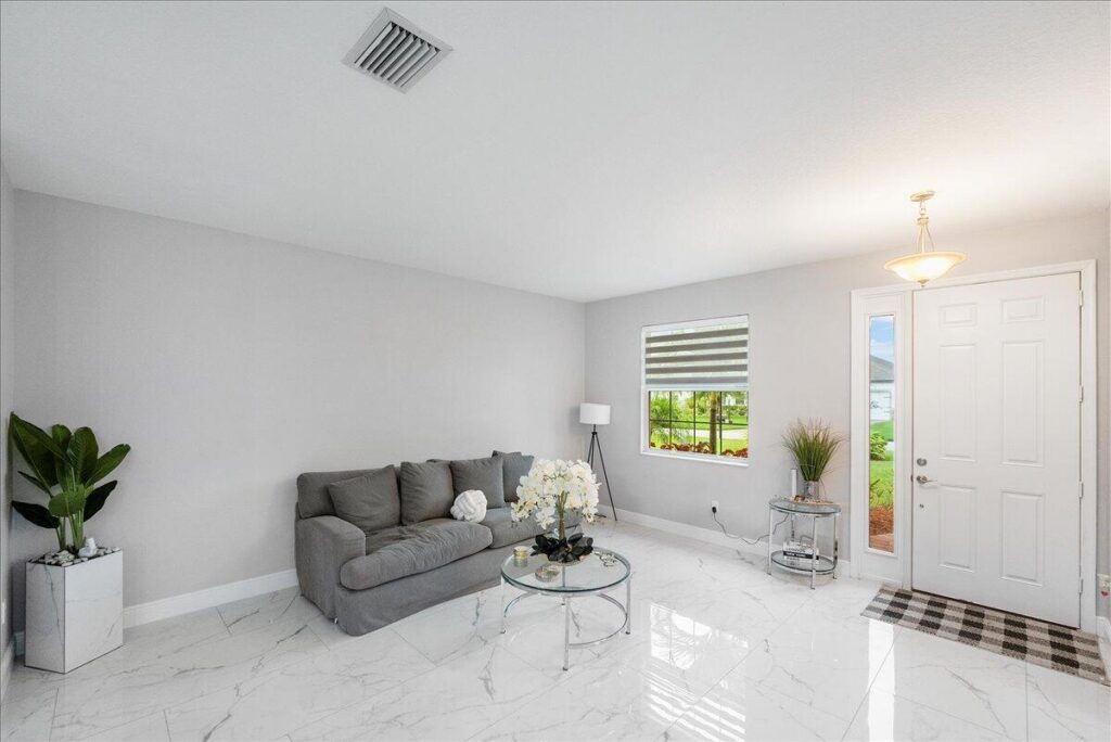 448 SW Vista Lake Drive, Port St. Lucie FL 34953
