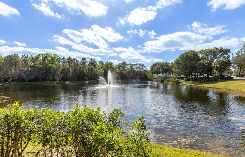 1100 Crestwood Court S # 1110, Royal Palm Beach FL 33411