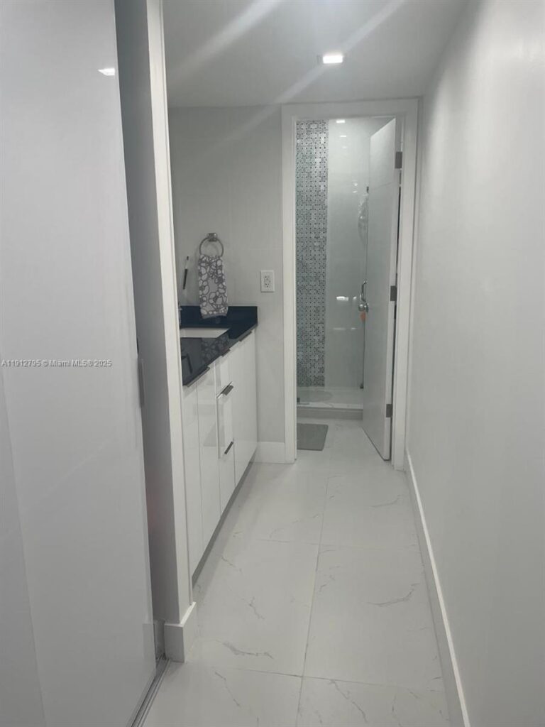 20400 W Country Club Dr # 615, Aventura FL 33180