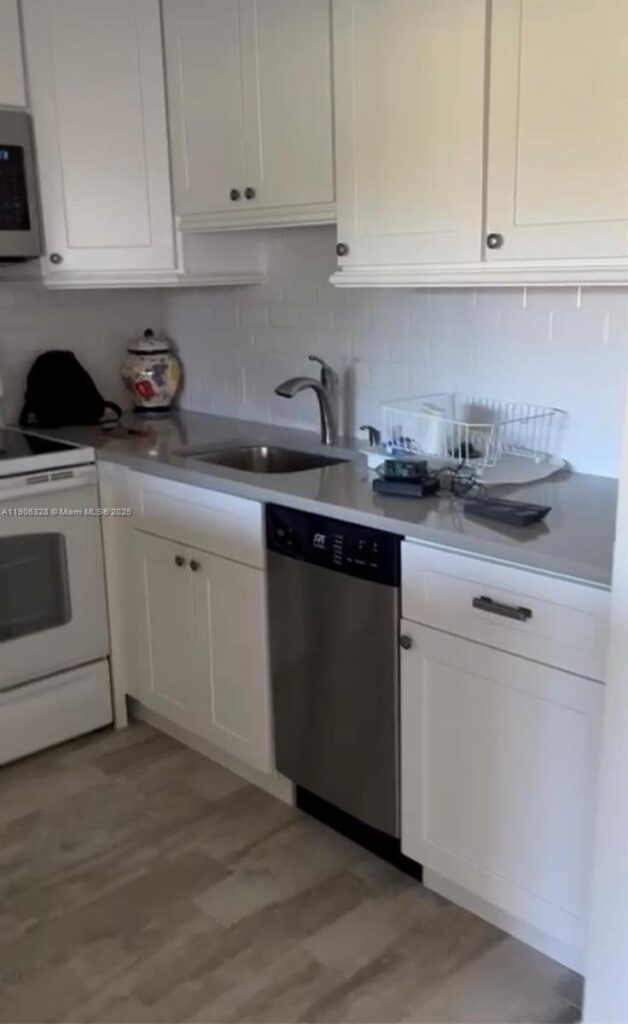 22 Brighton A # 22, Boca Raton FL 33434