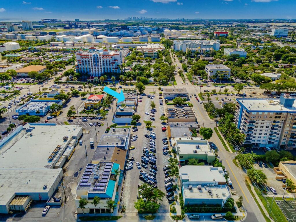 1083 SE 17th St, Fort Lauderdale FL 33316