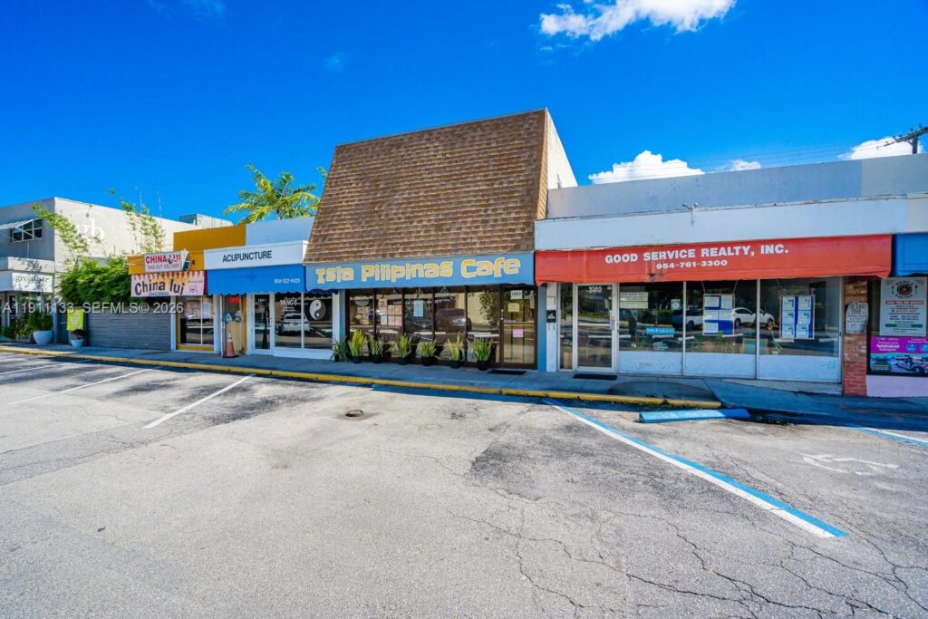 1083 SE 17th St, Fort Lauderdale FL 33316