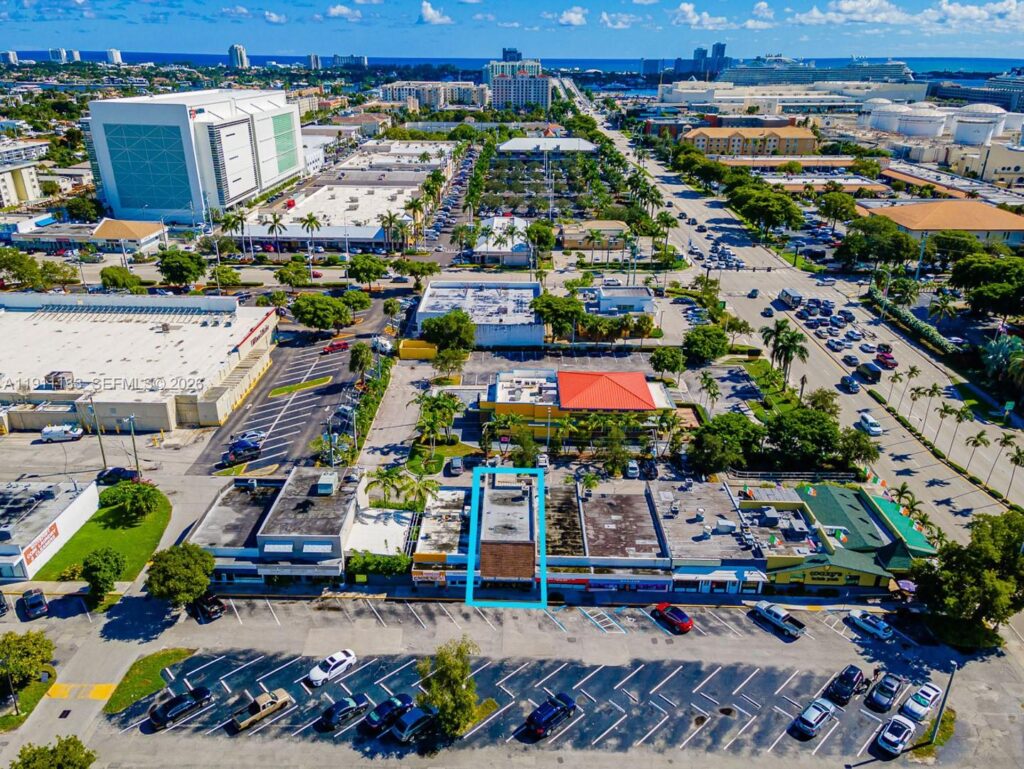 1083 SE 17th St, Fort Lauderdale FL 33316