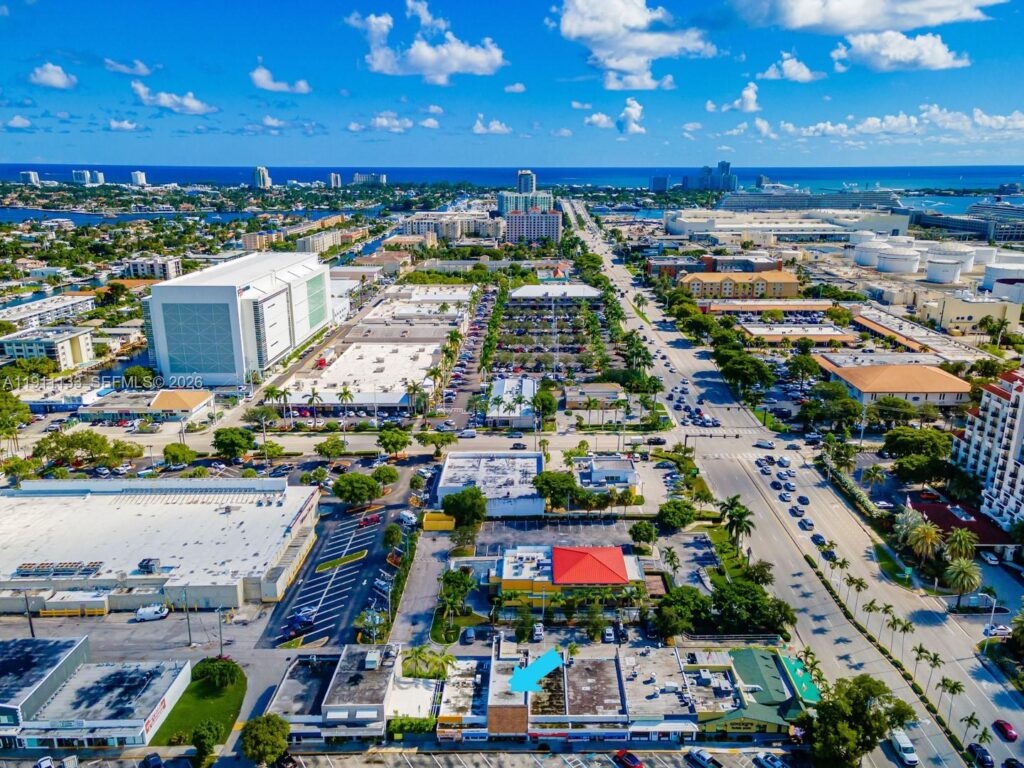 1083 SE 17th St, Fort Lauderdale FL 33316