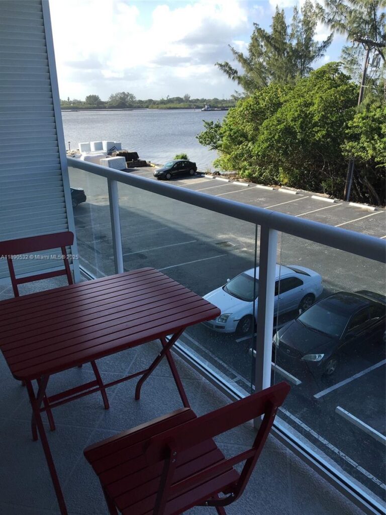 2560 S Ocean Blvd # 312, Palm Beach FL 33480