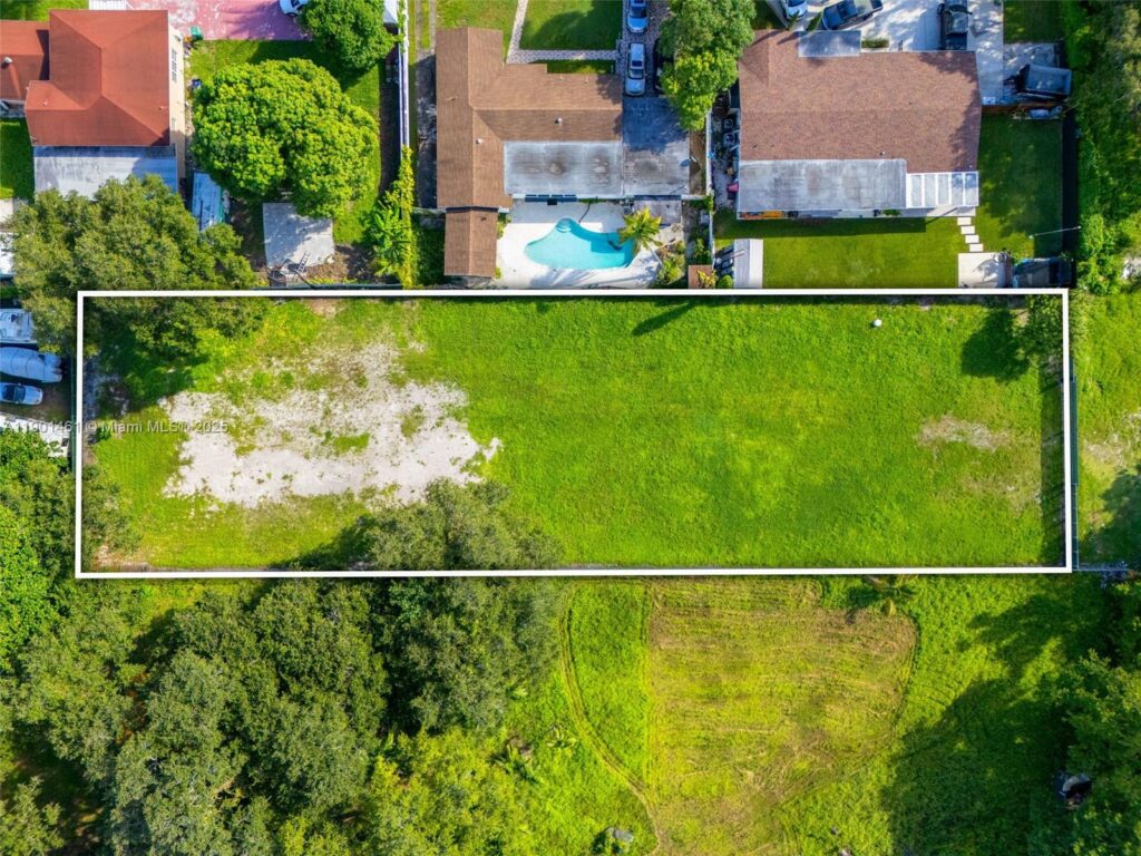 NE 8th Avenue NE 152nd Street, North Miami FL 33162