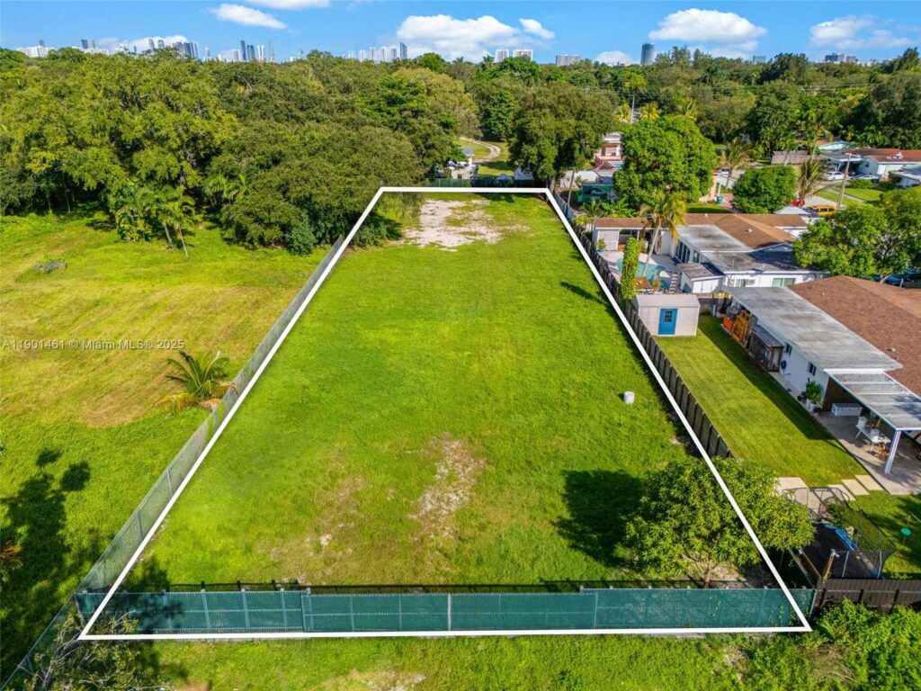NE 8th Avenue NE 152nd Street, North Miami FL 33162