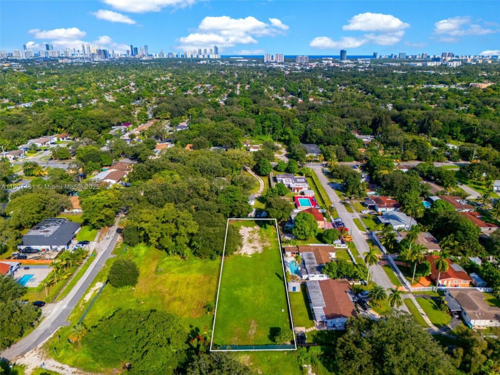 NE 8th Avenue NE 152nd Street, North Miami FL 33162