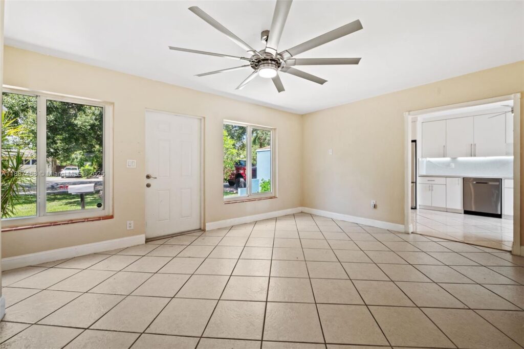 573 Palmetto Dr, Miami Springs FL 33166