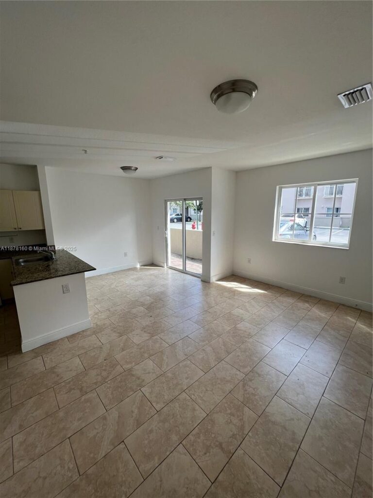 211 W 79th Pl # 302, Hialeah FL 33014