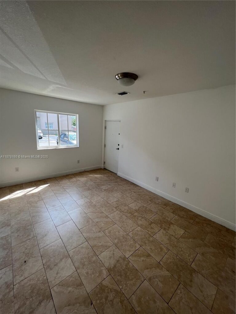 211 W 79th Pl # 302, Hialeah FL 33014