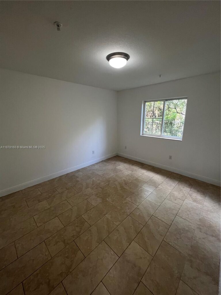 211 W 79th Pl # 302, Hialeah FL 33014