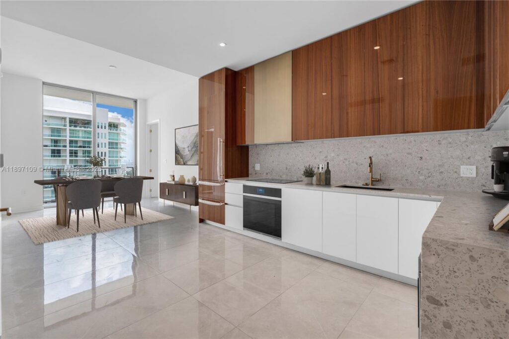 2655 S Bayshore # 1506, Coconut Grove FL 33133