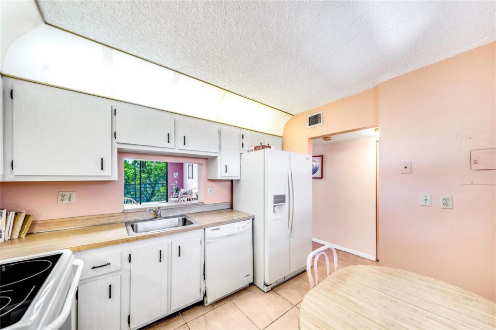 2860 Somerset Drive # 404K, Lauderdale Lakes FL 33311