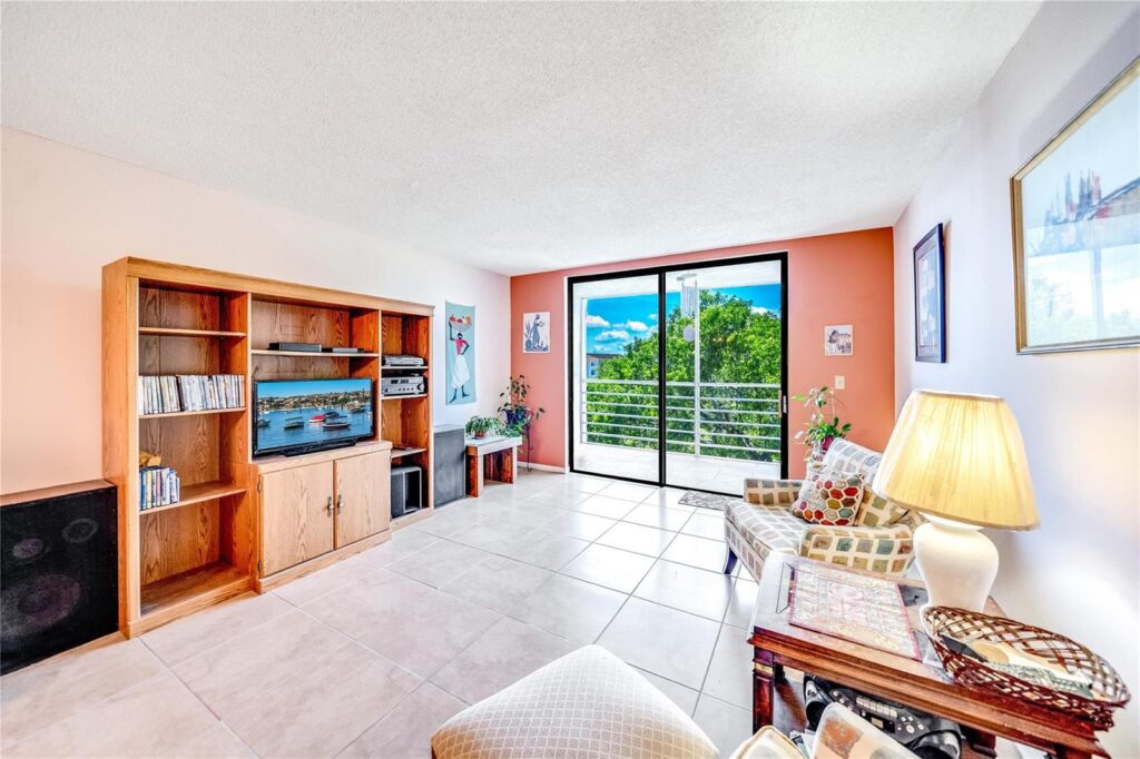 2860 Somerset Drive # 404K, Lauderdale Lakes FL 33311