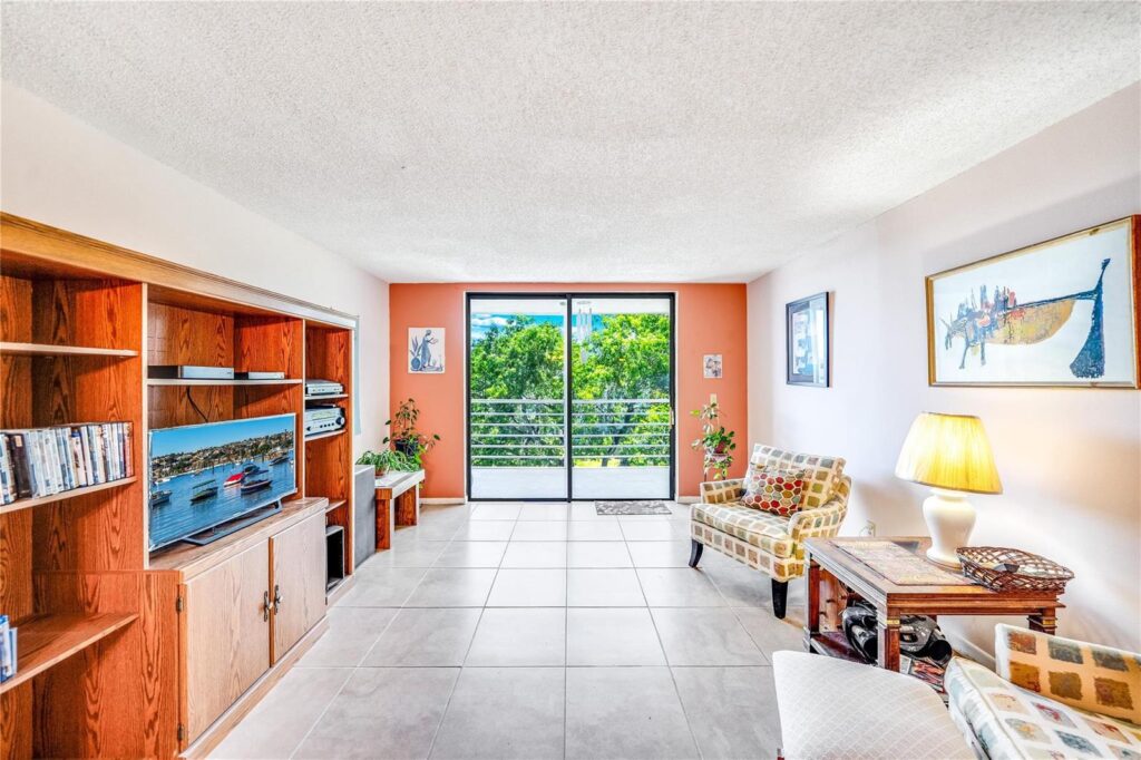 2860 Somerset Drive # 404K, Lauderdale Lakes FL 33311