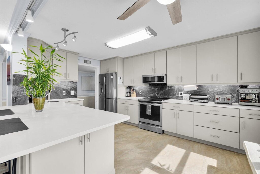 5049 N Highway A1a # 1905, Hutchinson Island FL 34949