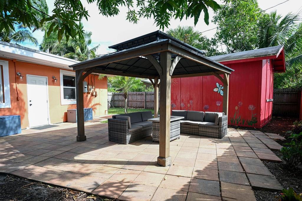248 NE 41st Street, Deerfield Beach FL 33064
