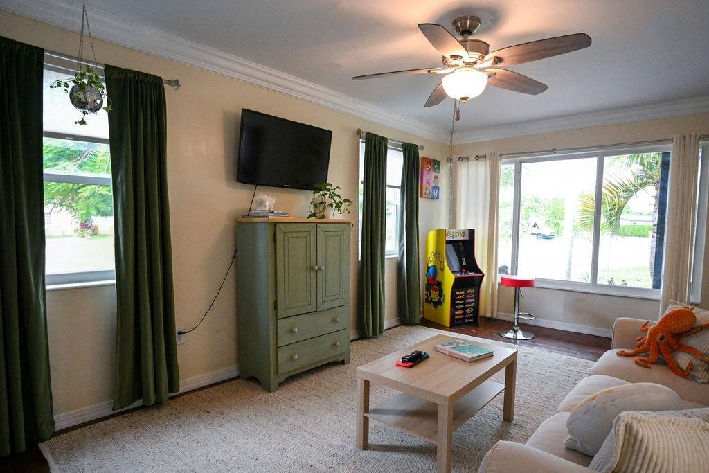 248 NE 41st Street, Deerfield Beach FL 33064