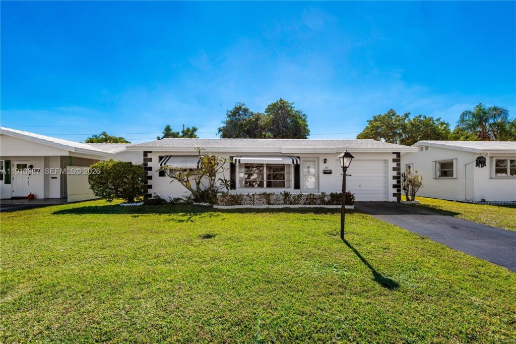 340 Leisure Blvd, Pompano Beach FL 33064