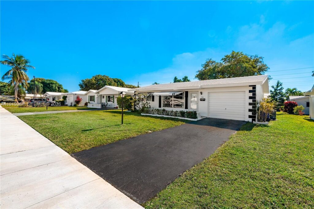 340 Leisure Blvd, Pompano Beach FL 33064