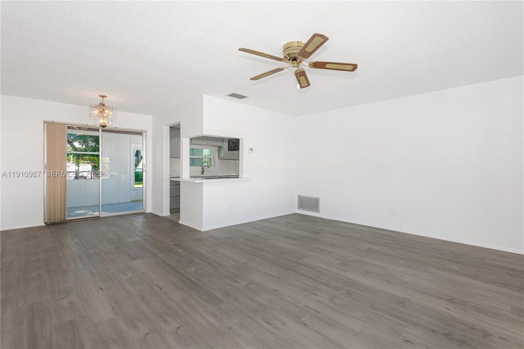 340 Leisure Blvd, Pompano Beach FL 33064